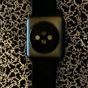 Apple Watch Series 3 – 42mm GPS | 8 Bands + Charger